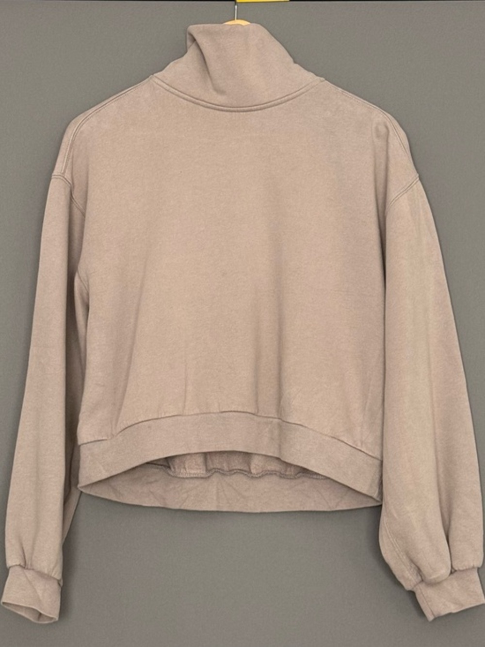 Abercrombie & Fitch Soft A&F Max Essentials Cropped Funnel-Neck Sweatshirt Small